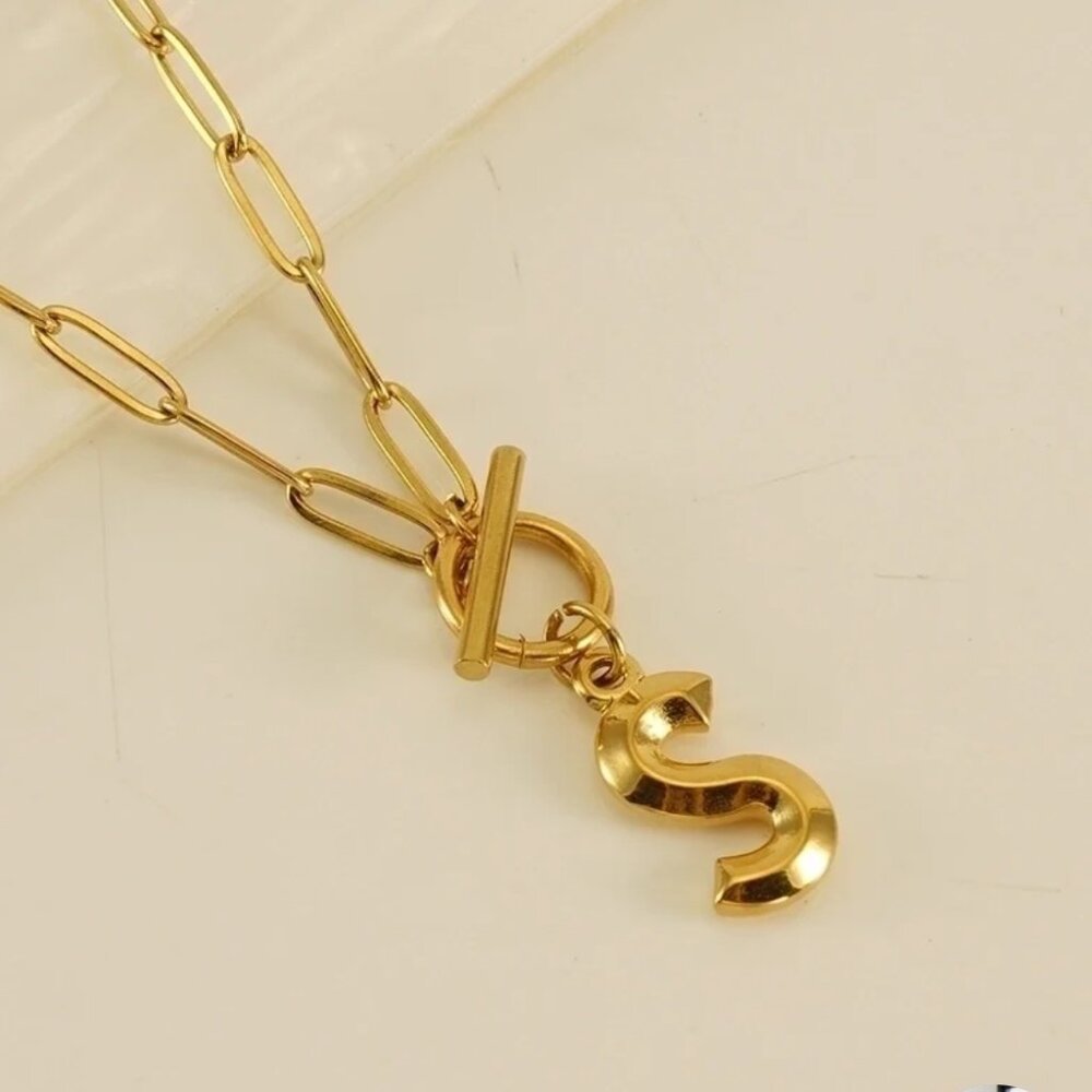 18K Gold Pendant Necklace